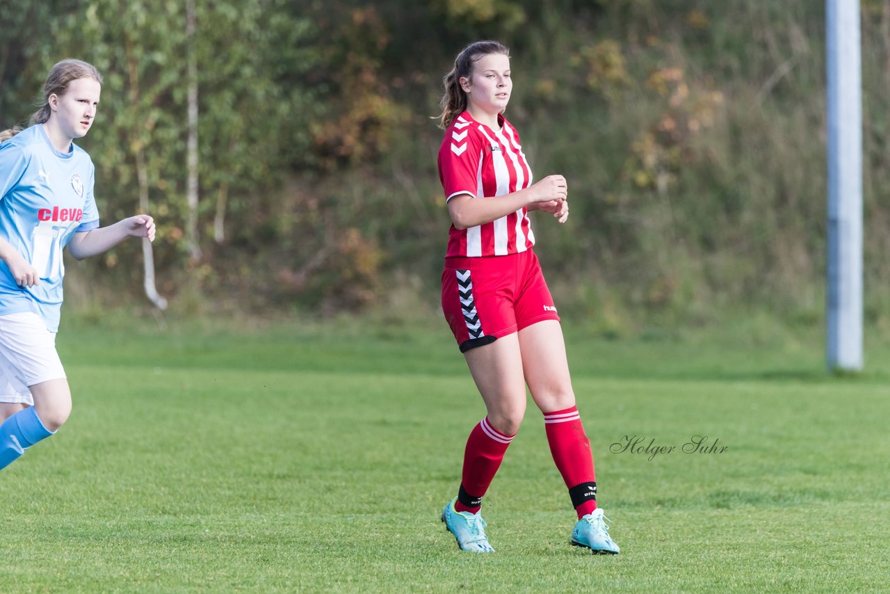 Bild 305 - wBJ TuS Tensfeld - SV Fortuna St. Juergen